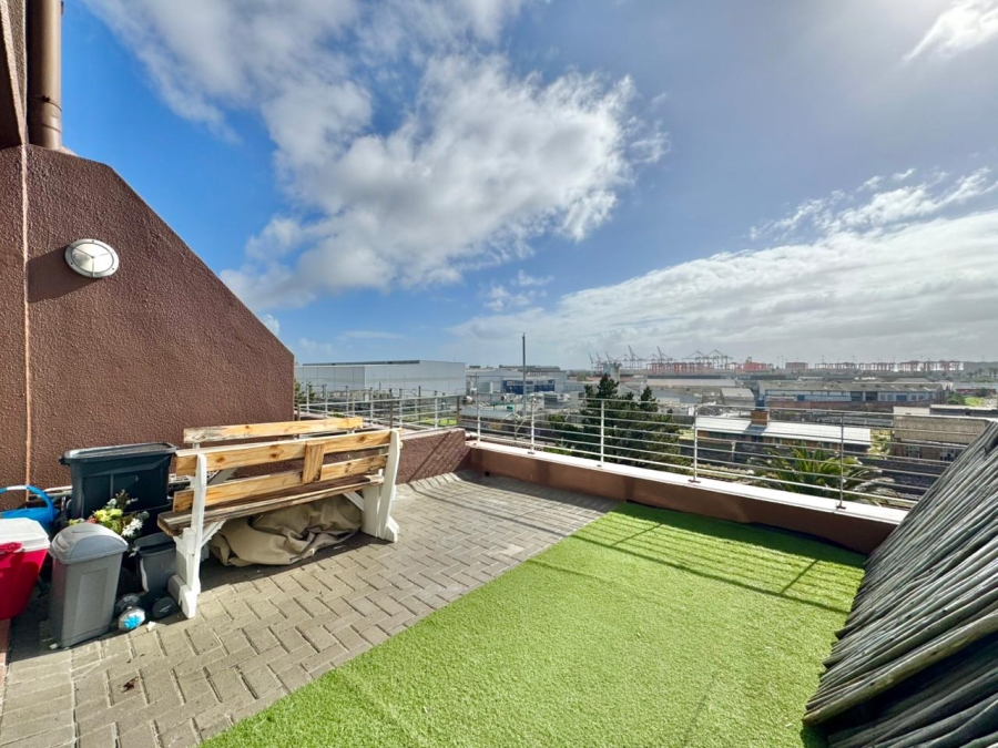 1 Bedroom Property for Sale in Woodstock Western Cape